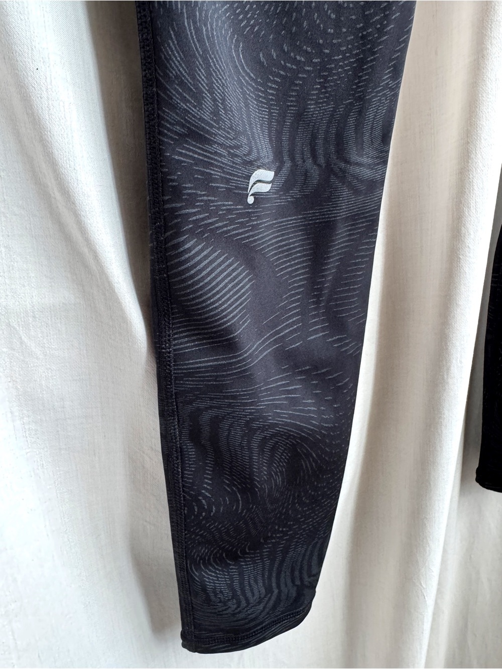 Fabletics Motion365+ High-Waisted Printed Leggings Black – Size M - Picture 4 of 5
